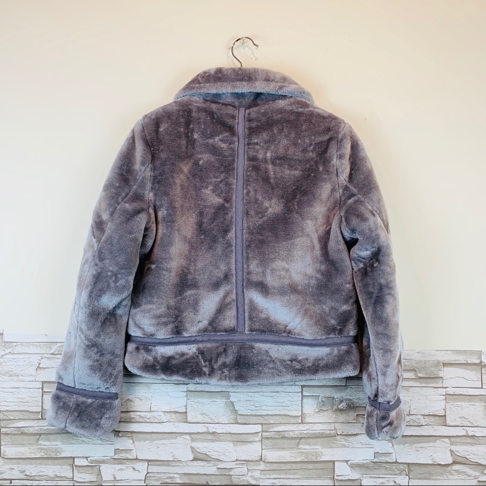 Most Adorable Puffy Fluffy Jacket I Ever Seen  - Picture 5 of 8